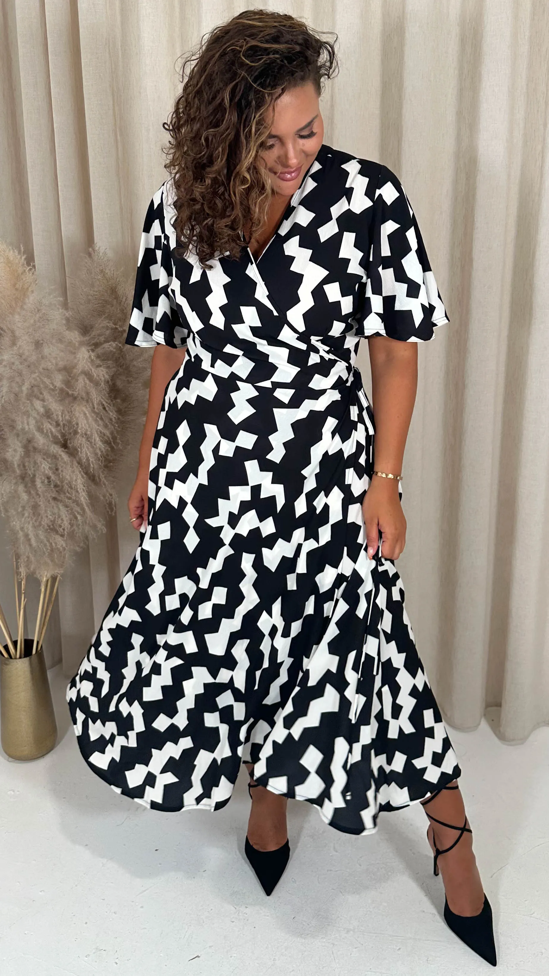 CurveWoW Angel Sleeve Wrap Dress Mono