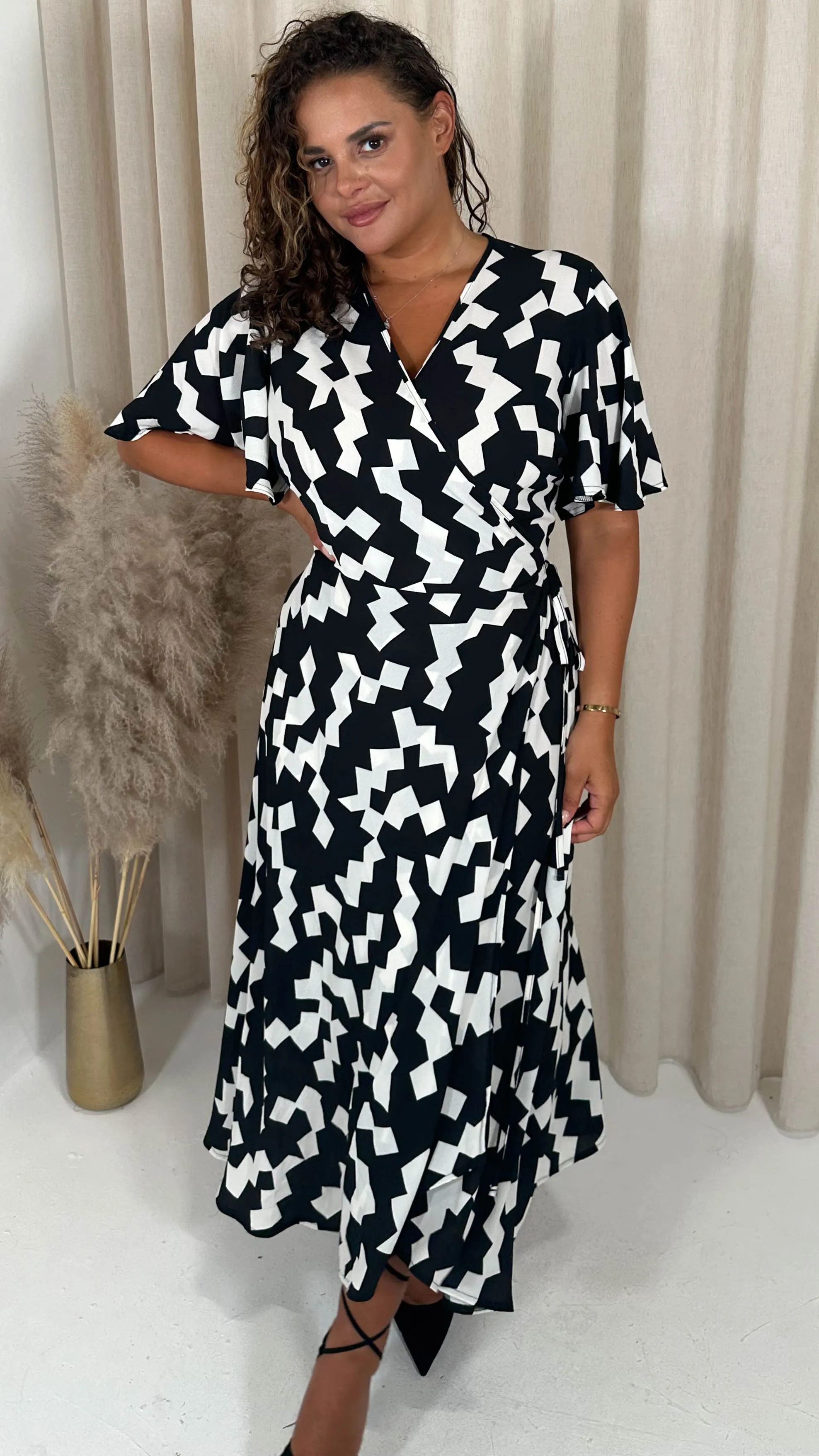 CurveWoW Angel Sleeve Wrap Dress Mono