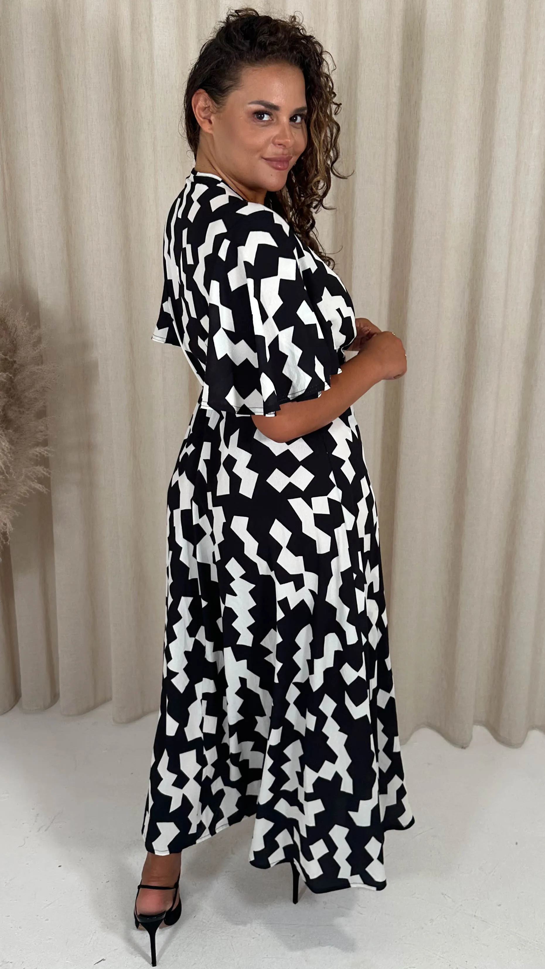 CurveWoW Angel Sleeve Wrap Dress Mono