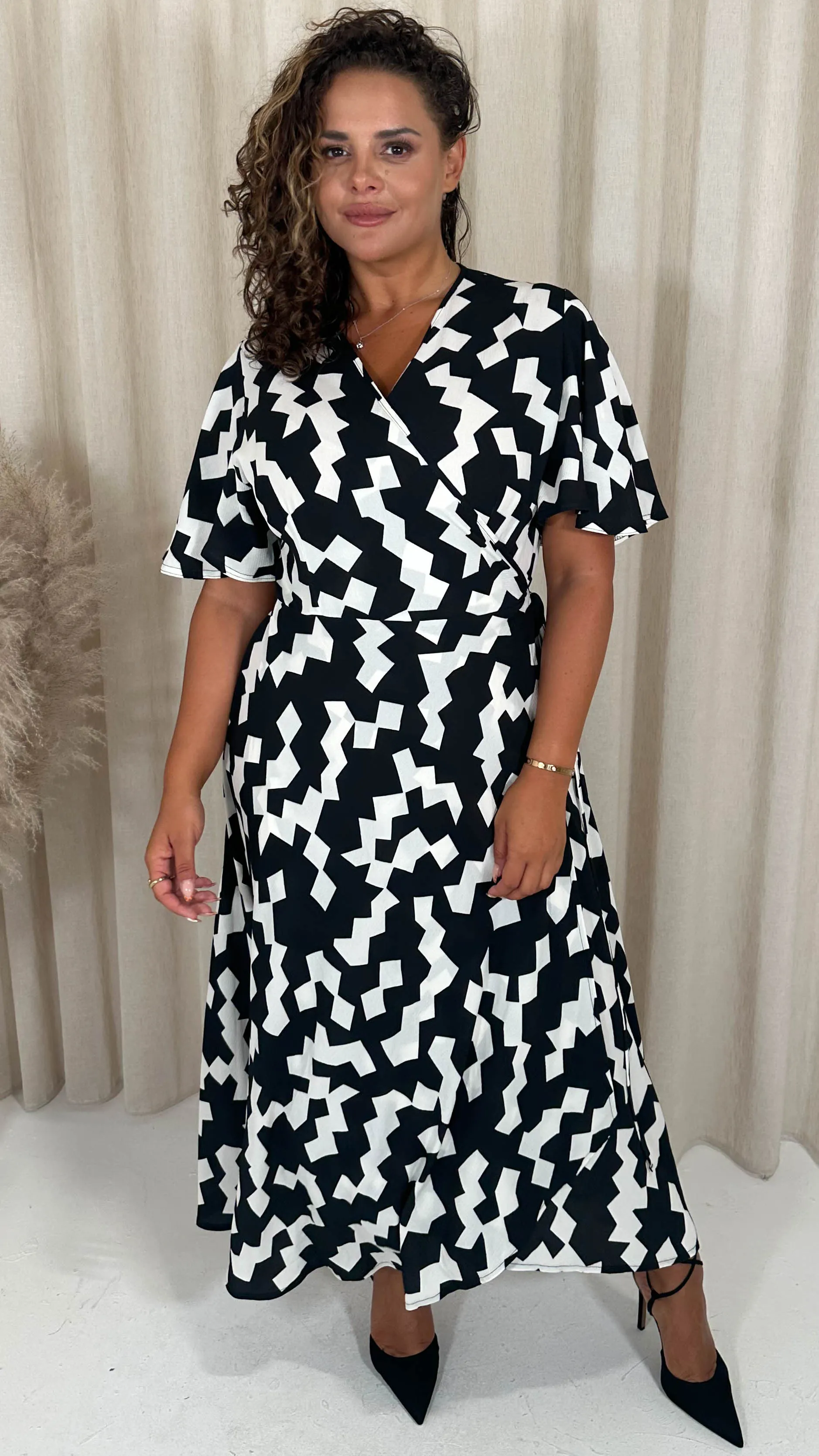 CurveWoW Angel Sleeve Wrap Dress Mono